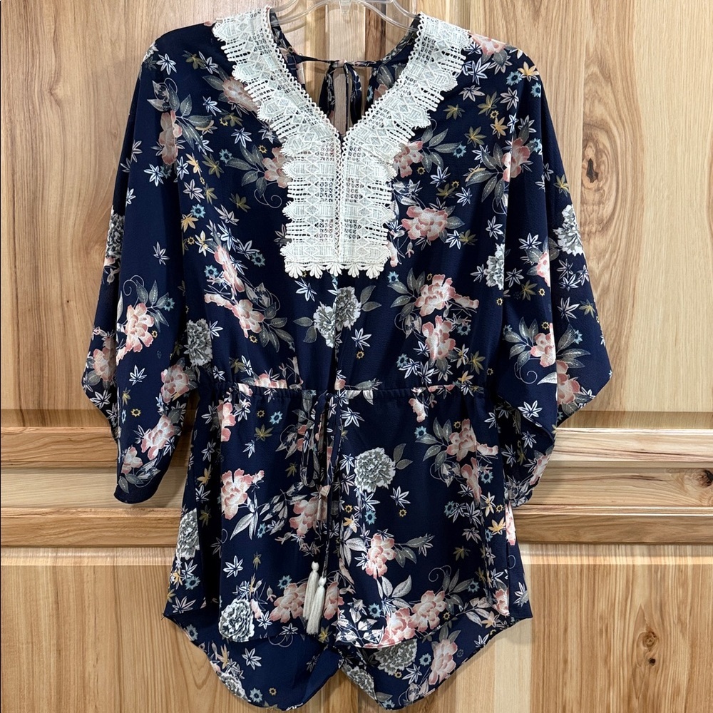 Umgee Lace Floral Shorts Romper Kimono Sleeve Boho Cottagecore Charming Feminine